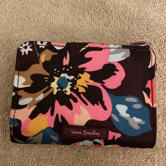 Vera Bradley Lighten Up RFID Small Wallet NWT - Picture 2 of 12